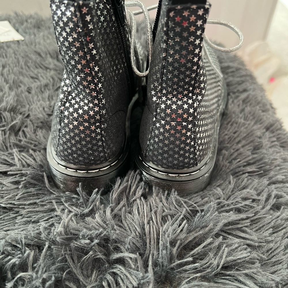 Black w/silver stars Dr Marten